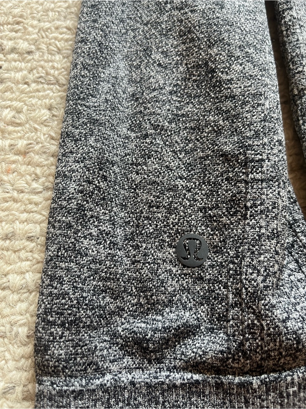Lululemon Engineered Warmth - Picture 4 of 4